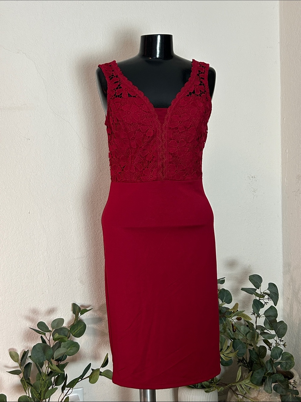 Grace Karin, sz M, Red, fitted stretch sheath dress w/lace bodice NWT